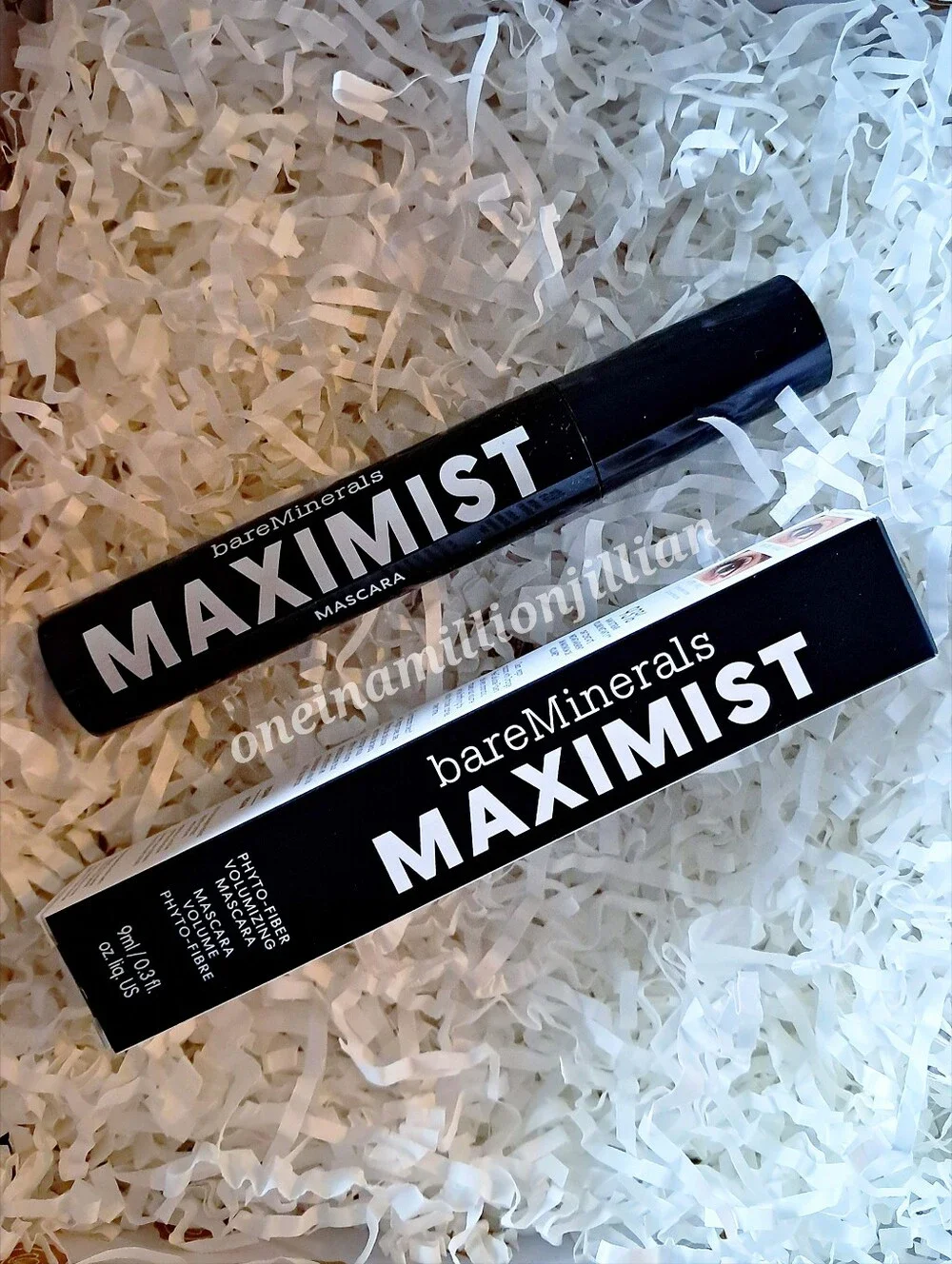 bareMinerals Maximist Phyto-Fiber Volumizing Mascara - Black